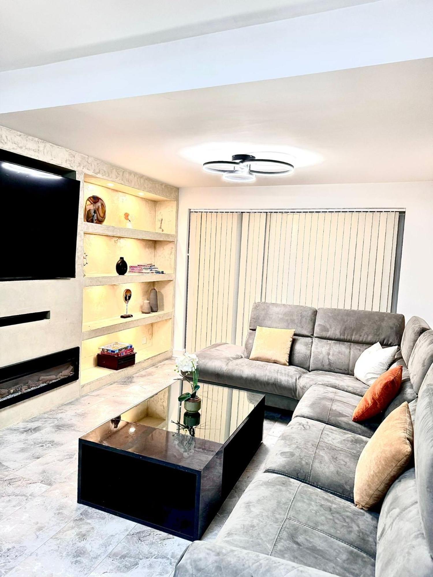 Deluxe Spacious King Size Room Hornchurch 외부 사진