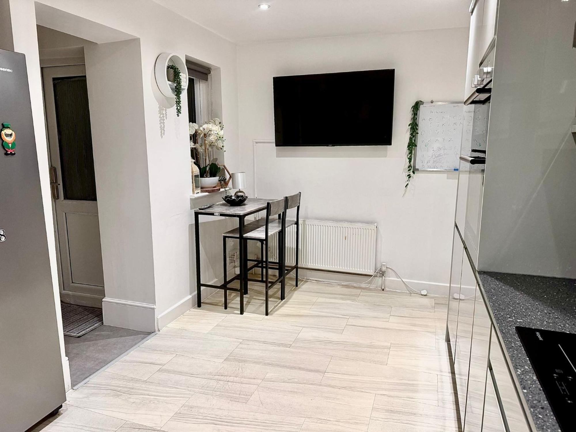 Deluxe Spacious King Size Room Hornchurch 외부 사진